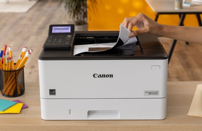 Thay mực máy in Laser trắng đen Canon LBP243dw